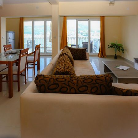 Mountain Bay Views Apartments Njivice Exterior photo