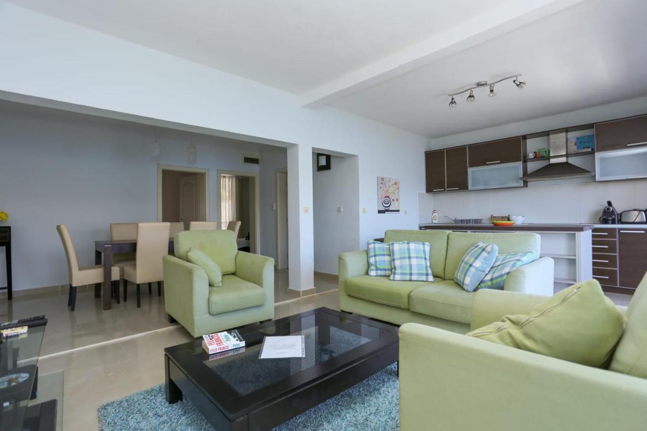 Mountain Bay Views Apartments Njivice Exterior photo