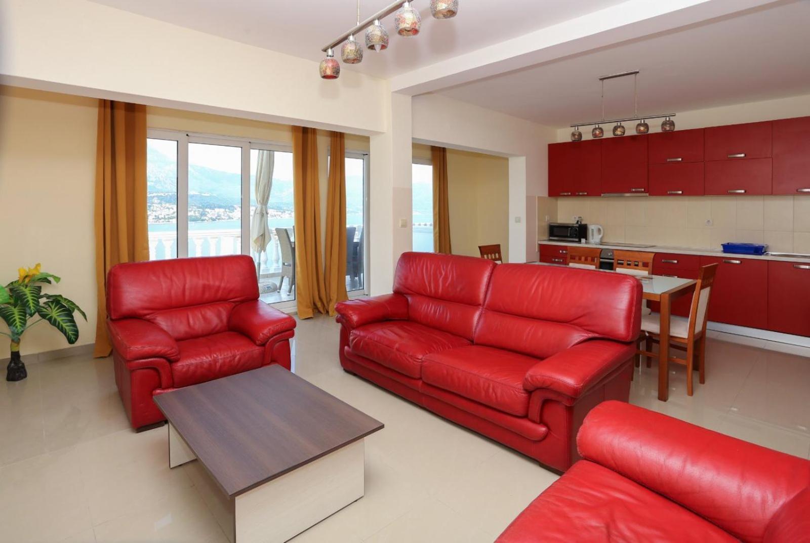 Mountain Bay Views Apartments Njivice Exterior photo