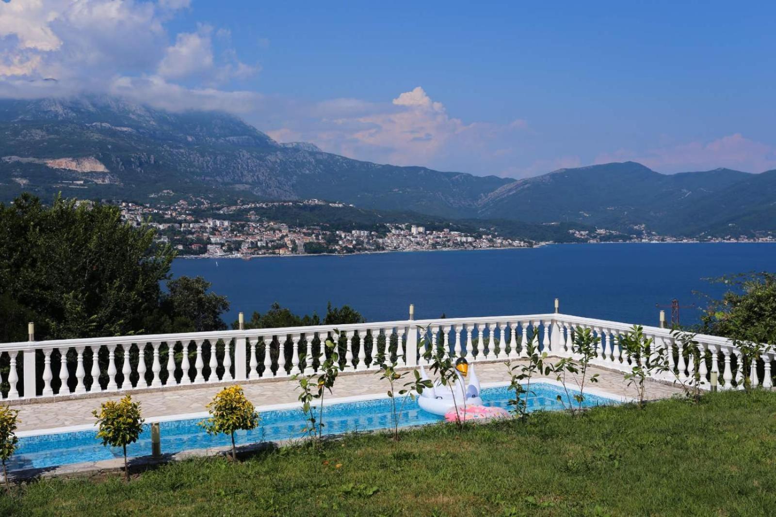 Mountain Bay Views Apartments Njivice Exterior photo